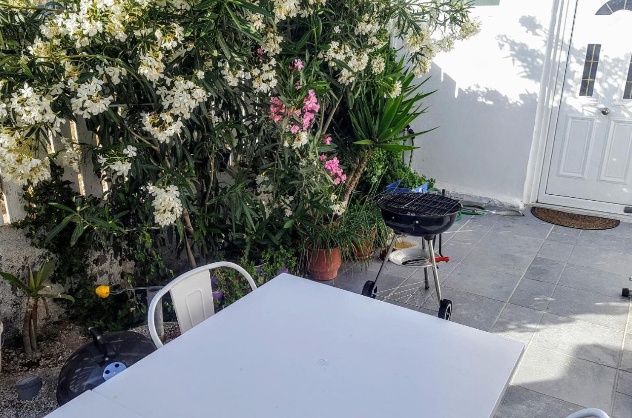 Pleasure Seaside Rooms Perissa (Santorini) Exterior foto