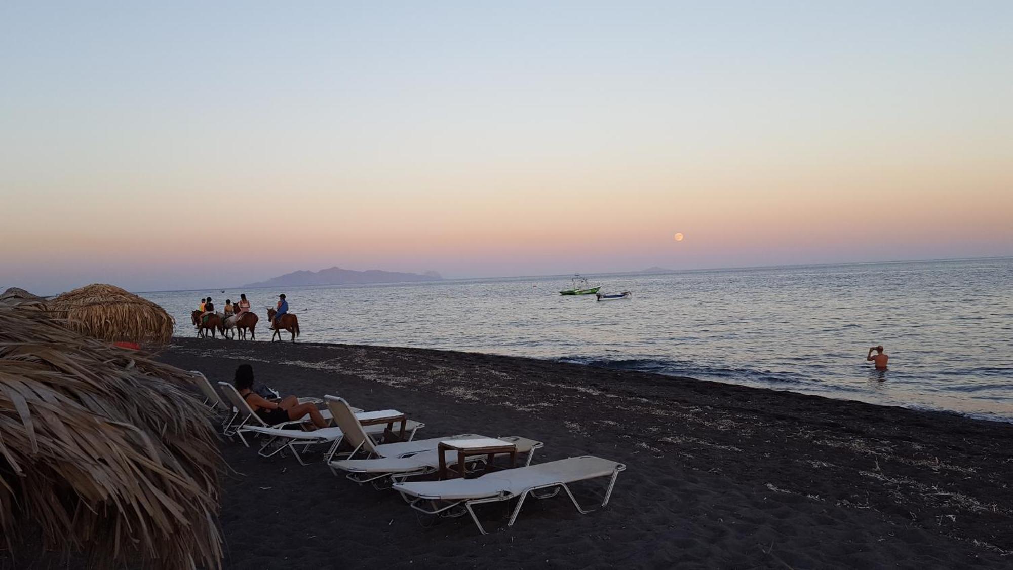 Pleasure Seaside Rooms Perissa (Santorini) Exterior foto