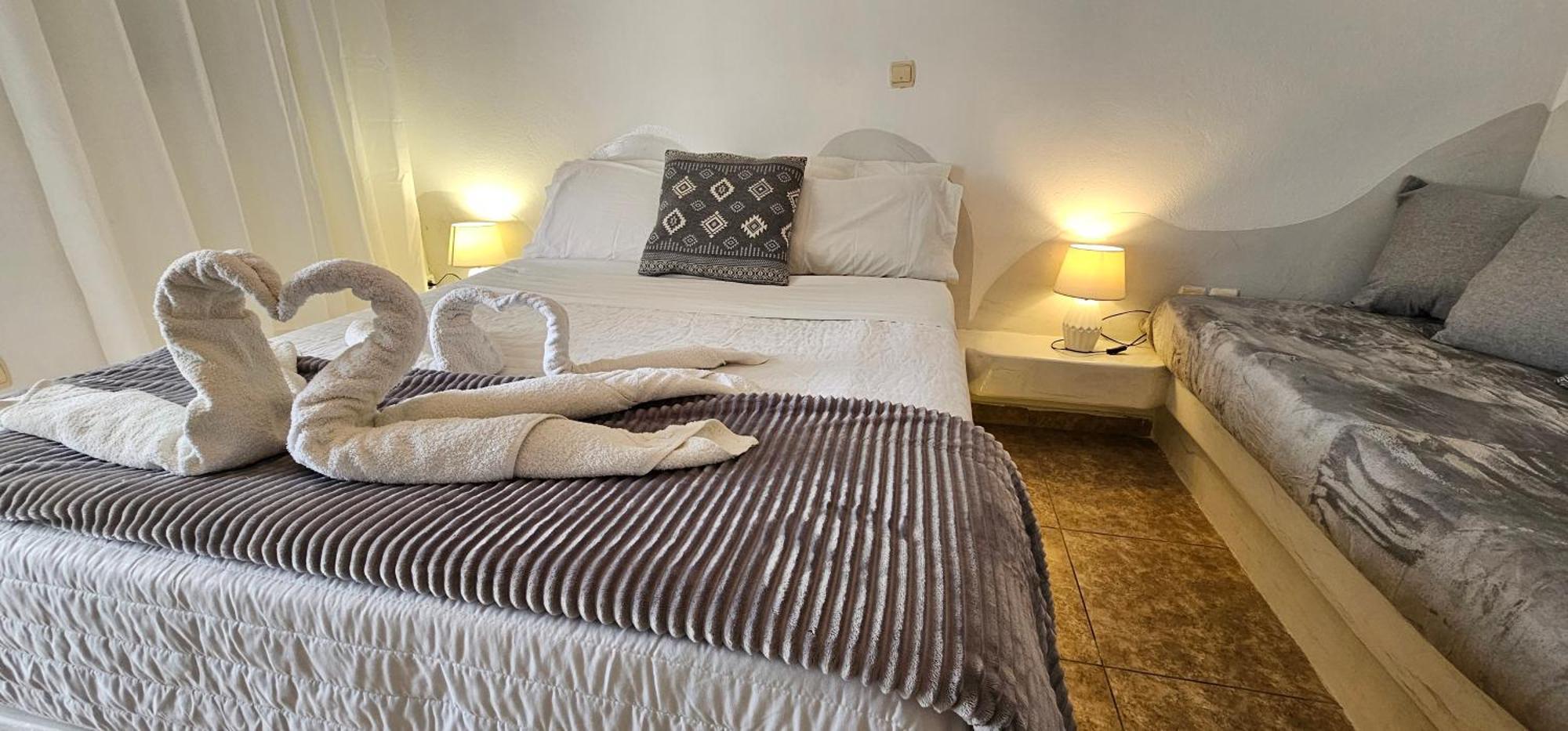 Pleasure Seaside Rooms Perissa (Santorini) Exterior foto